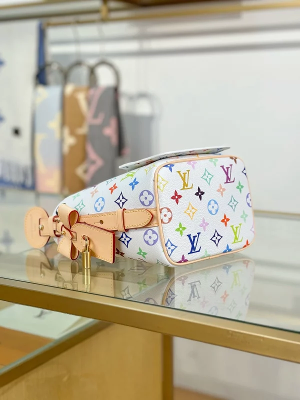 複刻LV 村上隆 All In BB 彩色 M13089 實拍 細節 底部