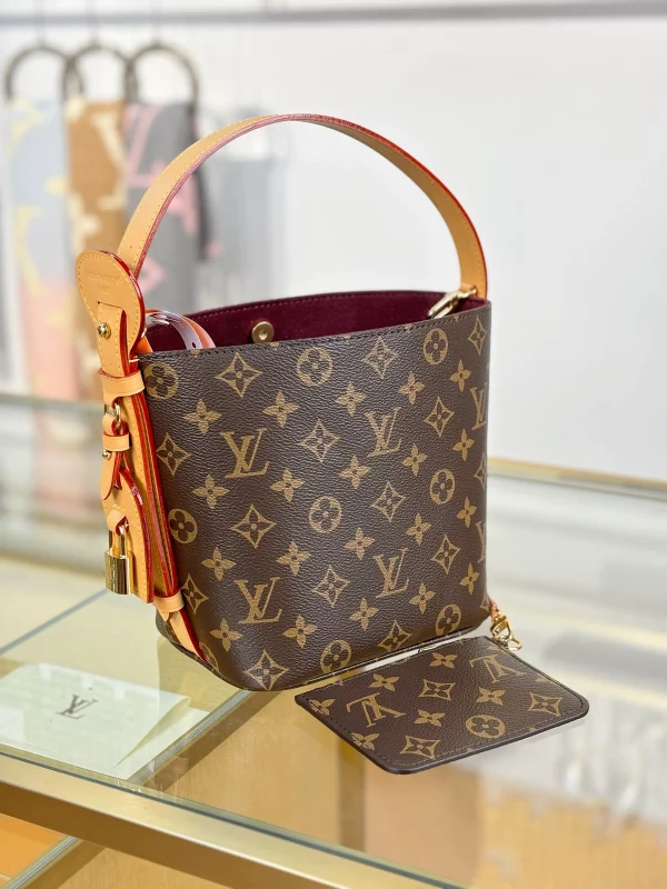 LV LV In BB M12925 細節 實拍 側面
