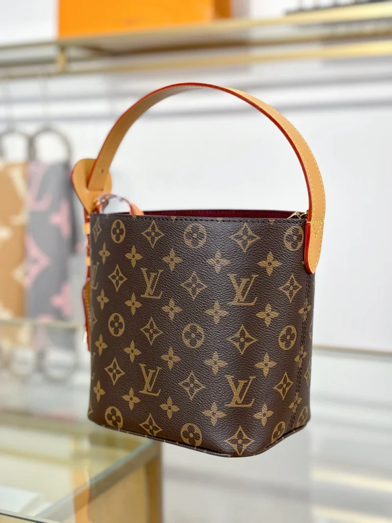 Click to view full screen LV LV In BB M12925 細節 實拍 側面