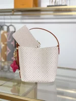 LV Low Key All In BB包包 沙丘色 單肩包M15130 實拍 細節 正面