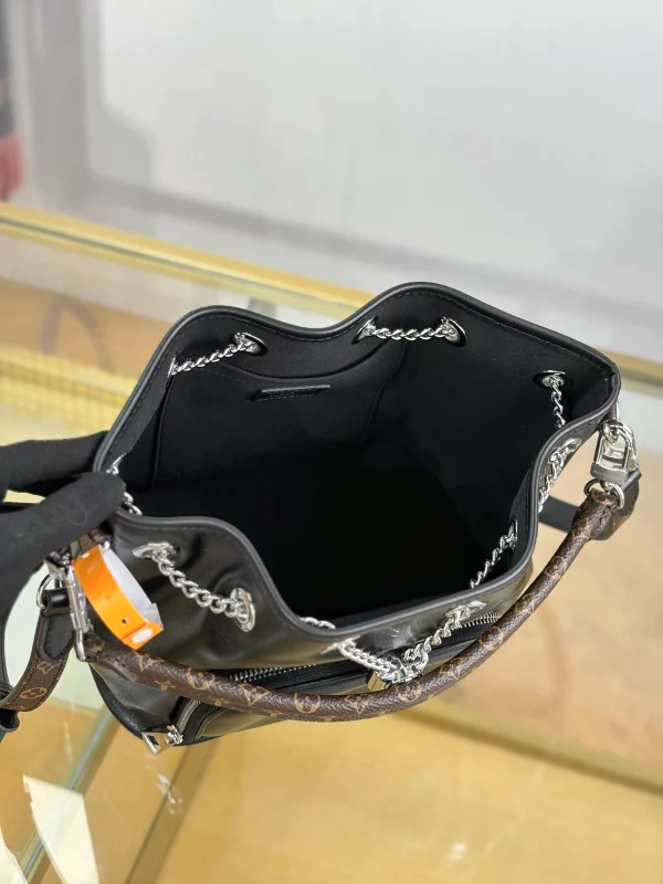 LV No Way Vibe 水桶包 黑色 M14377 容量 LV No Way Vibe 水桶包 黑色 M14377 容量
