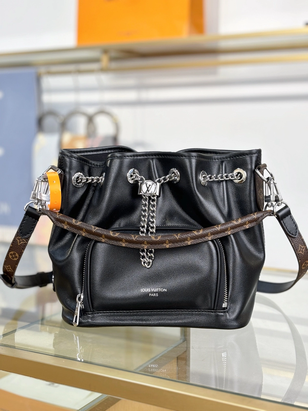 LV No Way Vibe 水桶包 黑色 M14377 正面