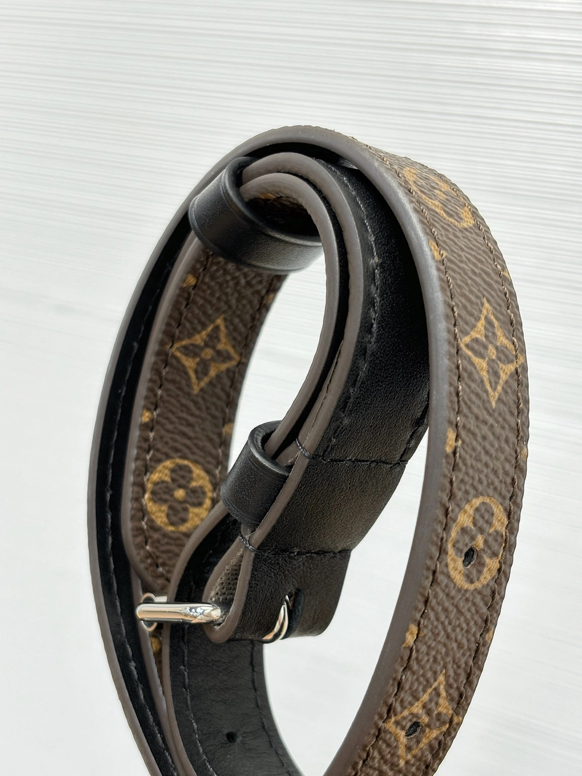 LV No Way Vibe 水桶包 黑色 M14377 實拍 肩帶細節