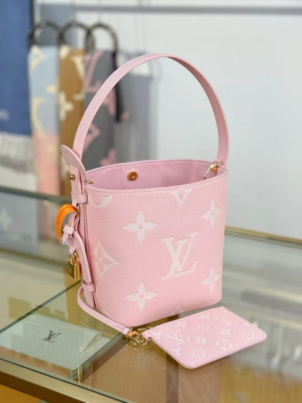 LV Low Key All In BB包包 雙粉色 單肩包M14356 實拍 側面