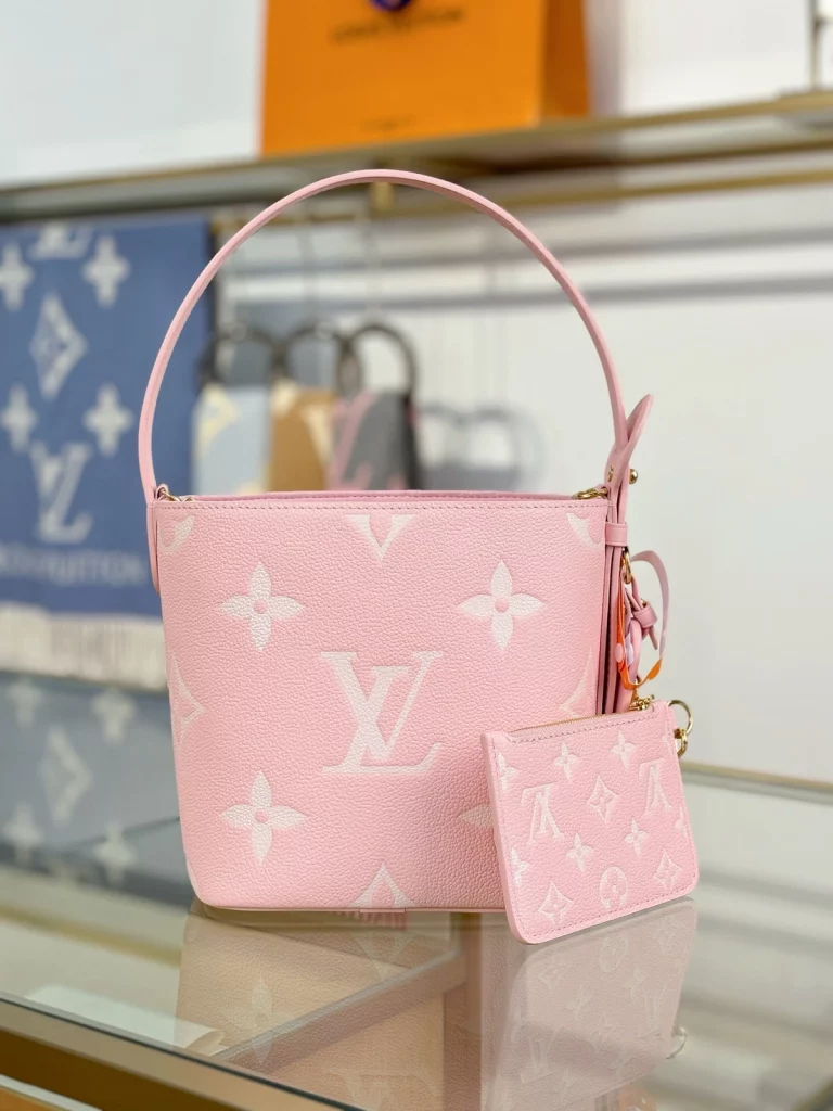 Click to view full screen LV Low Key All In BB包包 雙粉色 單肩包M14356 實拍 正面