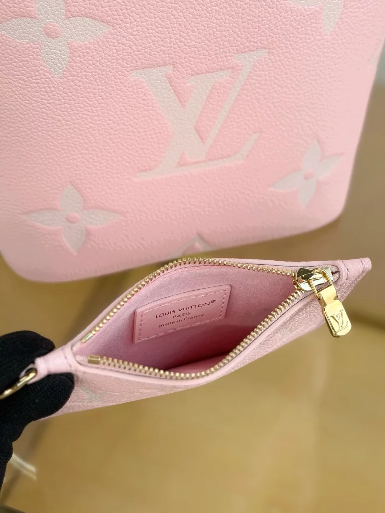 Click to view full screen LV Low Key All In BB包包 雙粉色 單肩包M14356 實拍 口袋