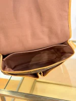 a貨包包 LV 老花色 單肩 斜背 郵差包 M14723 實拍照片容量