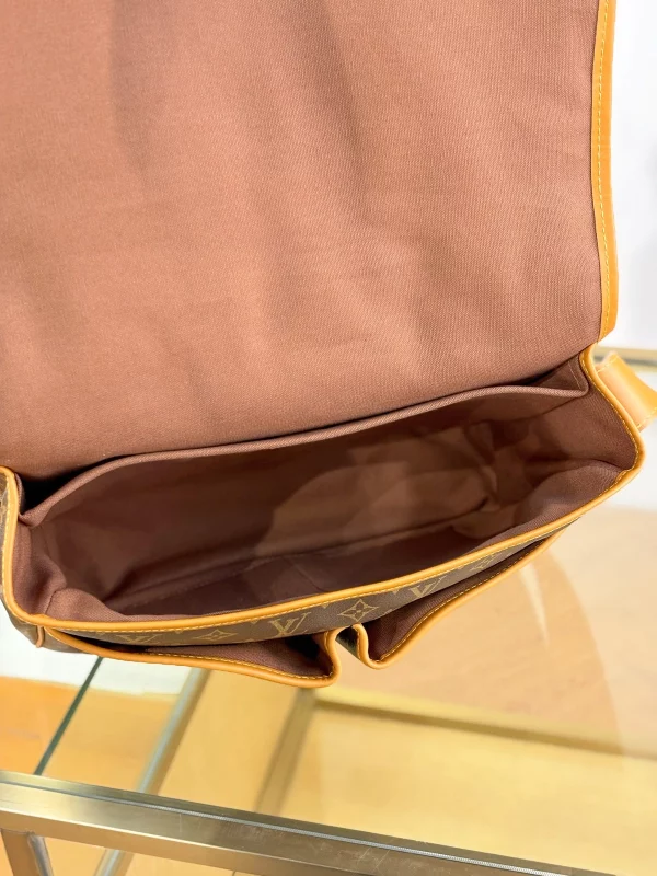 a貨包包 LV 老花色 單肩 斜背 郵差包 M14723 實拍照片容量