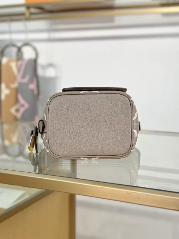 lv All In BB M13045 灰色 實拍 細節 底部