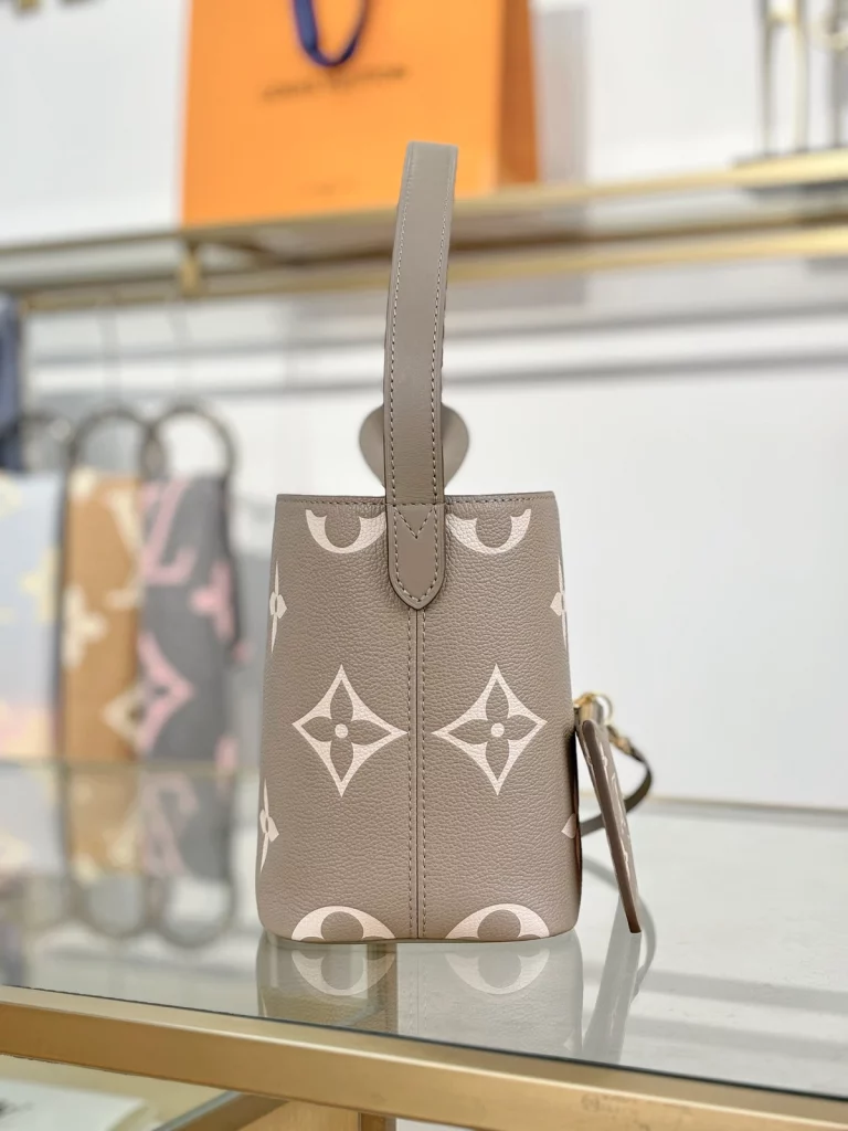 Click to view full screen lv All In BB M13045 灰色 實拍 細節 側面