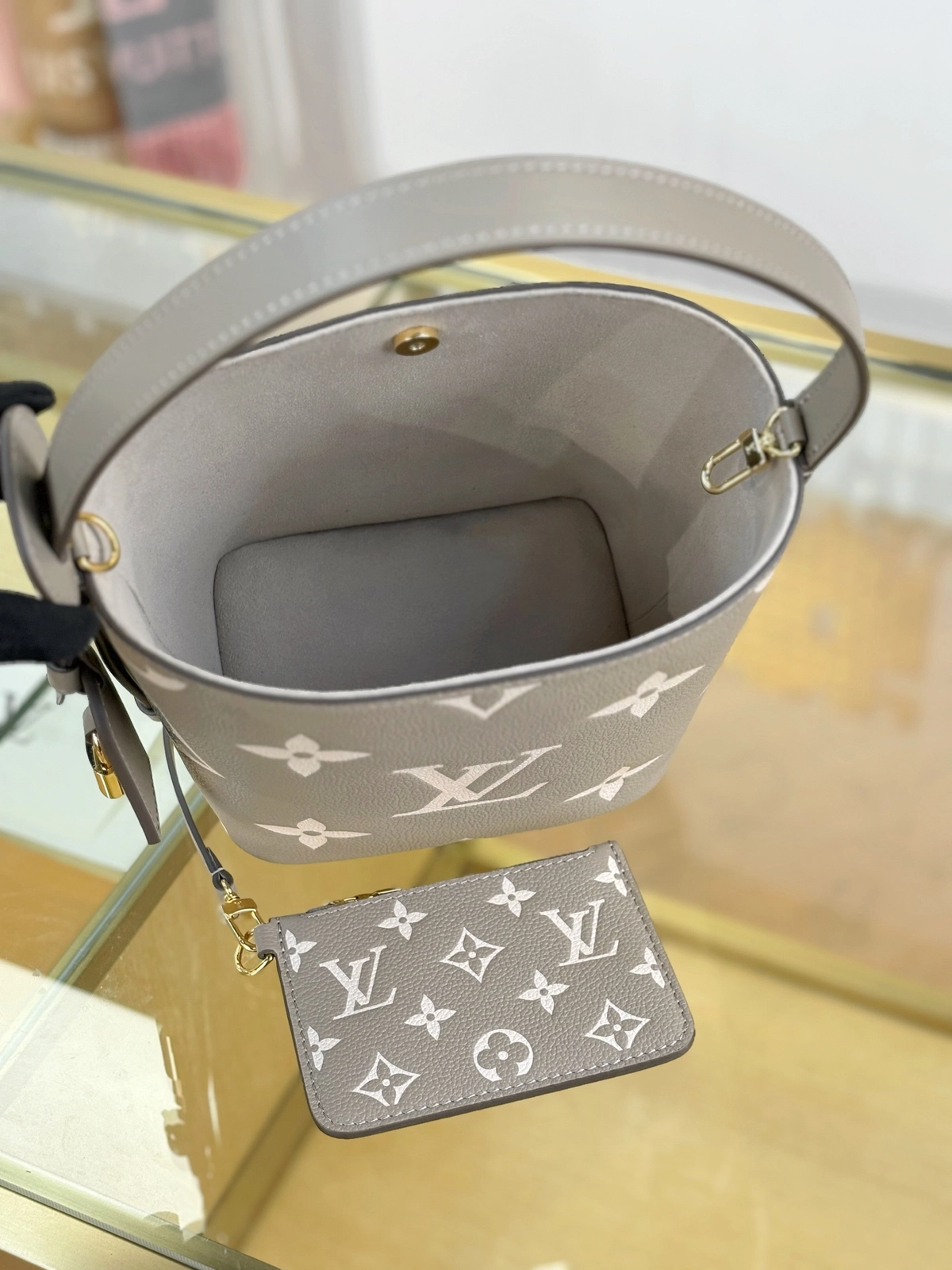 lv All In BB M13045 灰色 實拍 細節 容量