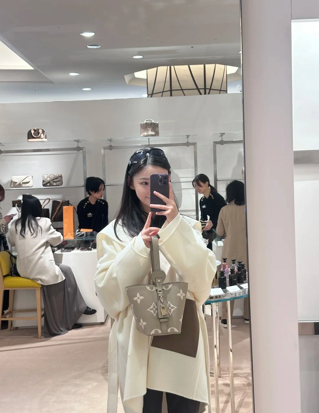 lv All In BB M13045 灰色 上身 穿搭 效果