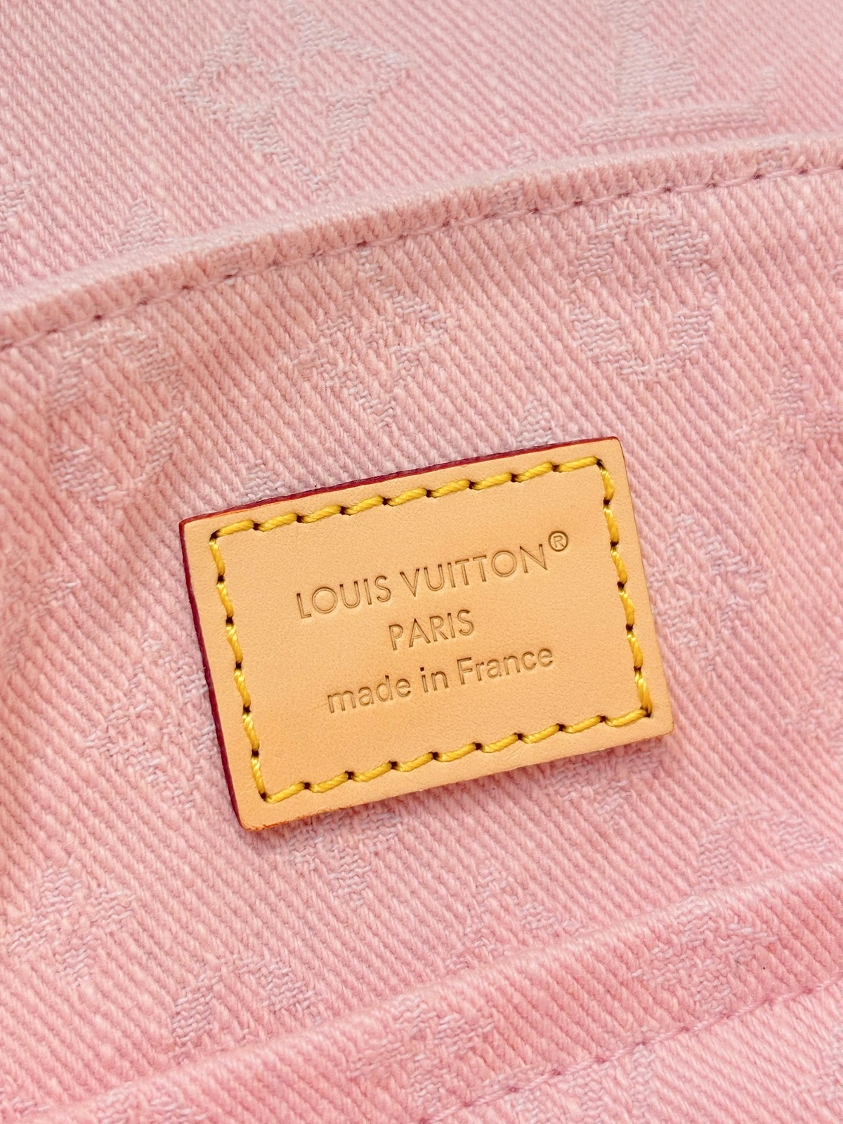 精品高仿 LV Venice 丹寧佈 櫻花粉 雙肩後背包 M13031 實拍照片銘牌LOGO