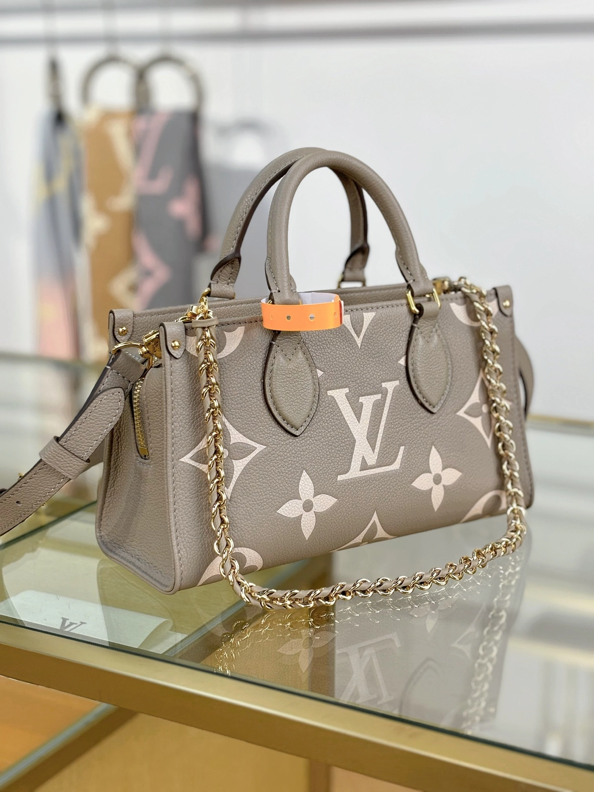 頂級a貨 LV OnTheGo 斑鳩灰色 單肩手提 托特包 M23641 實拍照片側面