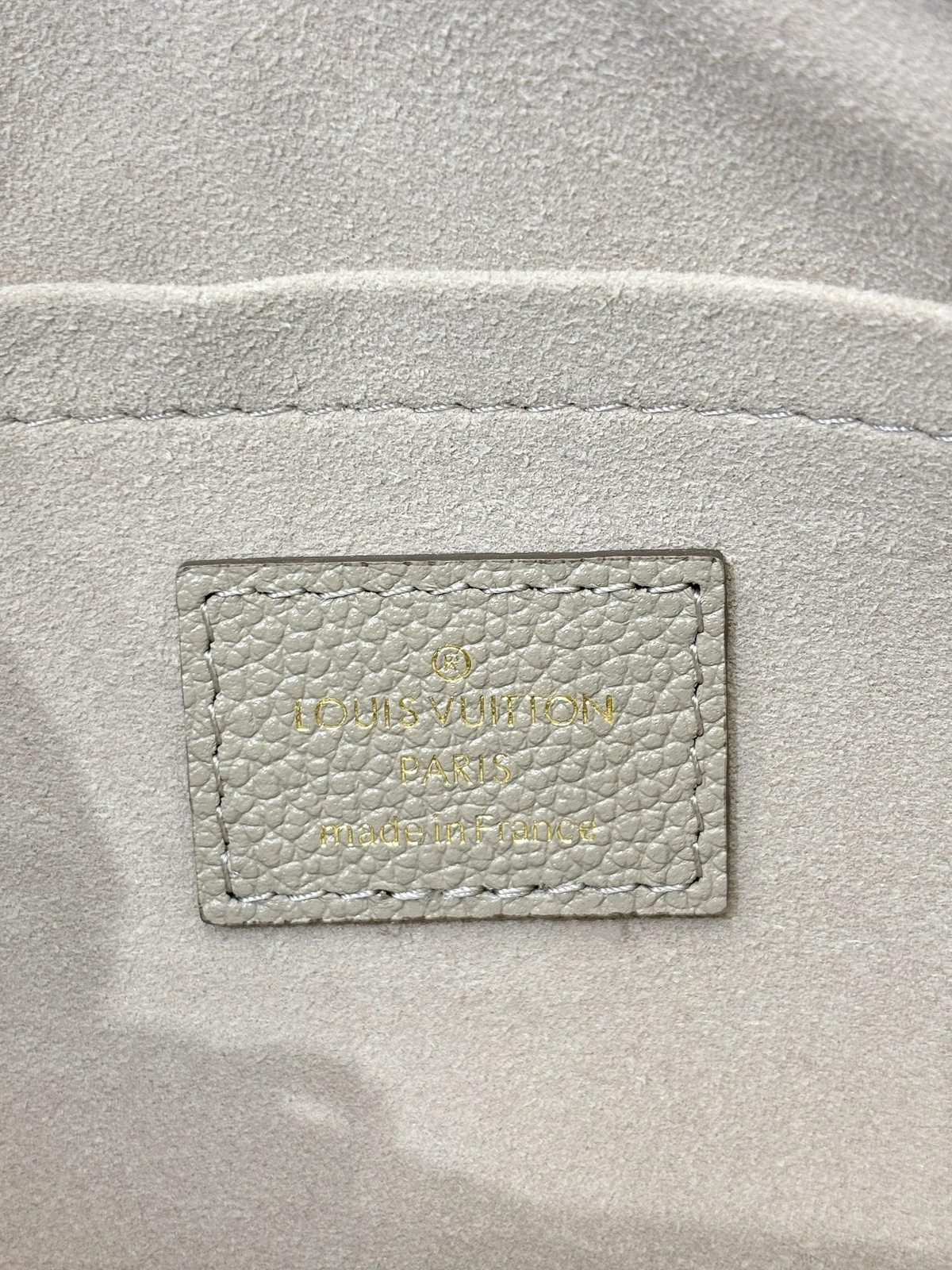 頂級a貨 LV OnTheGo 斑鳩灰色 單肩手提 托特包 M23641 實拍細節銘牌LOGO