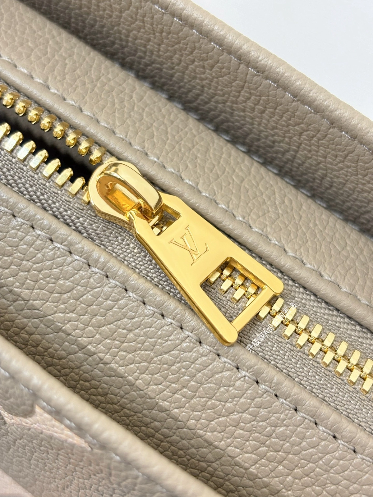 頂級a貨 LV OnTheGo 斑鳩灰色 單肩手提 托特包 M23641 實拍細節全鋼五金拉頭