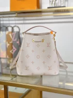 頂級原單 LV Neonoe 奶杏色 提花 單肩斜挎 水桶包 M14401 實拍照片背面