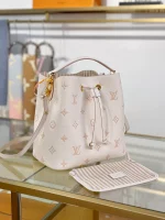 頂級原單 LV Neonoe 奶杏色 提花 單肩斜挎 水桶包 M14401 實拍照片側面