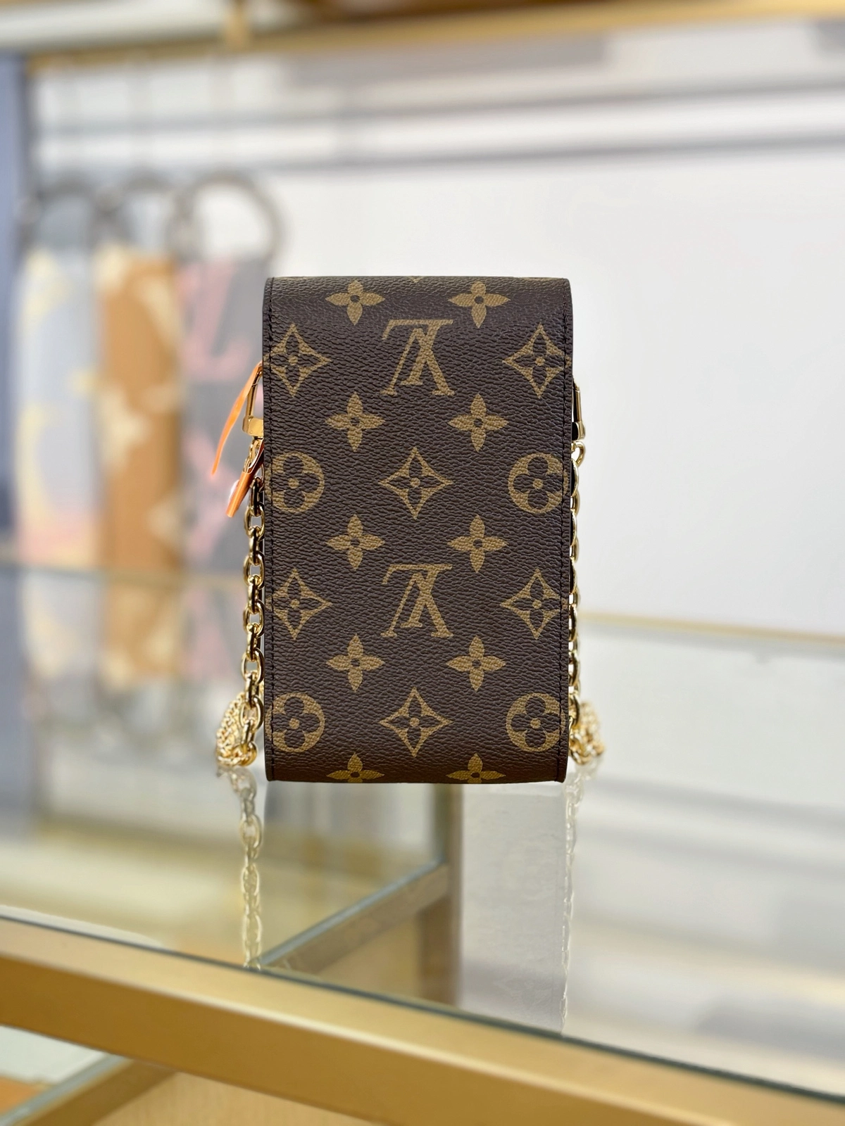 頂級高仿 LV Phone Pouch Métis 老花 鏈條 手機包M13572 實拍照片背面