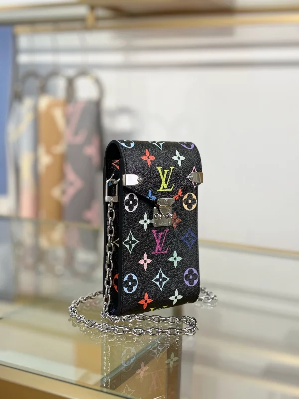 頂級高仿 LVxTM Phone Pouch Métis 黑彩色 鏈條 手機包M14098 實拍照片側面