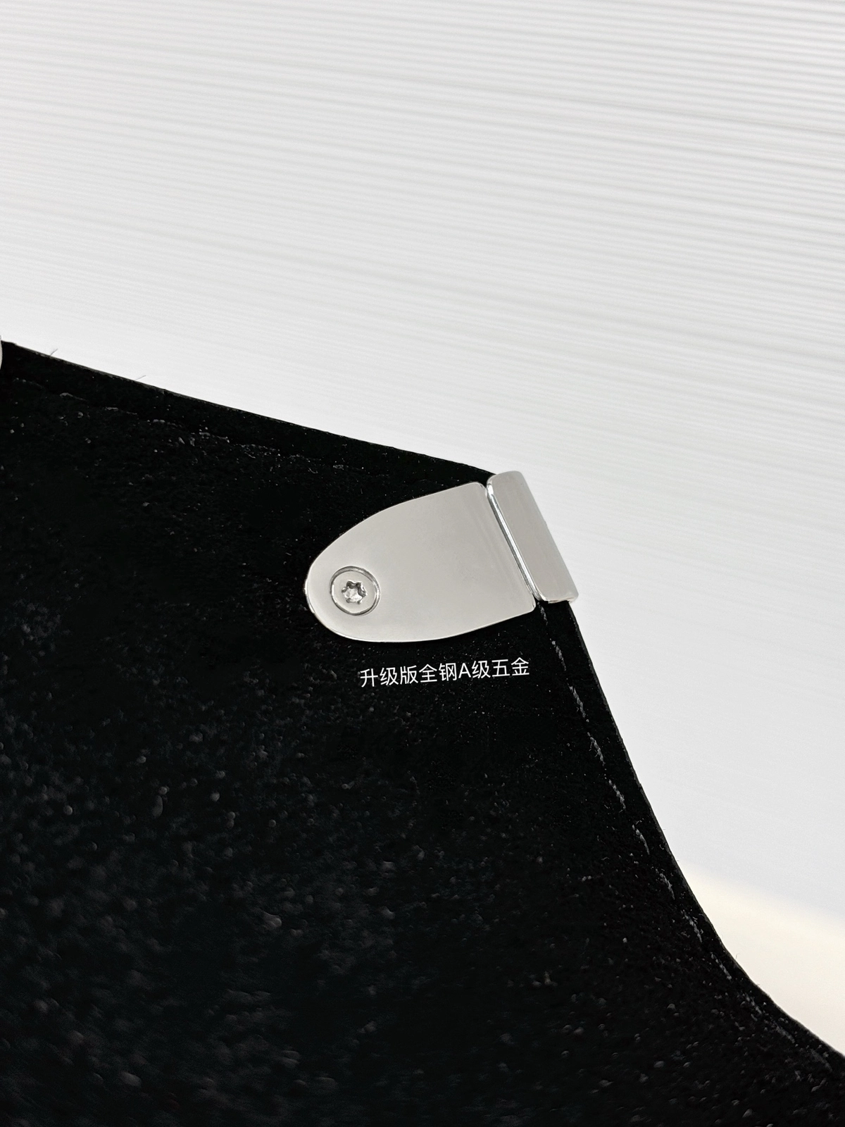 頂級高仿 LVxTM Phone Pouch Métis 黑彩色 鏈條 手機包M14098 實拍細節全鋼五金扣子