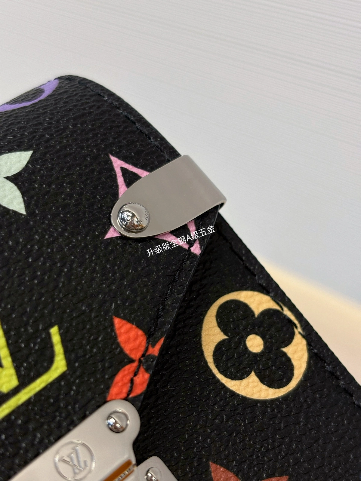頂級高仿 LVxTM Phone Pouch Métis 黑彩色 鏈條 手機包M14098 實拍細節全鋼五金扣子