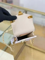 頂級高仿 LV村上隆 Phone Pouch Métis 白三彩 鏈條 手機包M14098 實拍照片容量