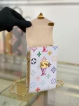 頂級高仿 LV村上隆 Phone Pouch Métis 白三彩 鏈條 手機包M14098 實拍照片容量