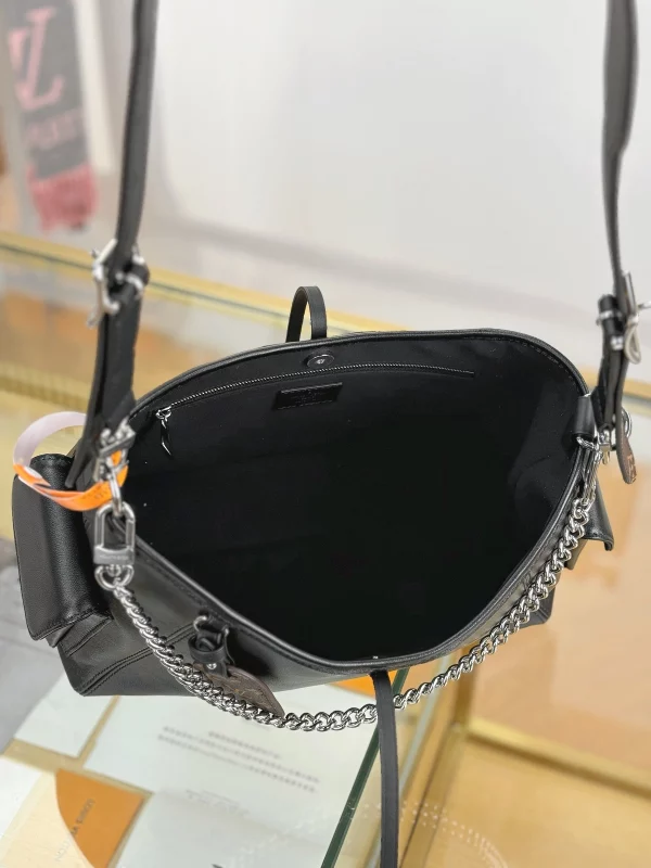 高仿包包|LV CarryAll Cargo Vibe PM 黑武士 黑色 單肩包 M24861 MB厰：圖片 6