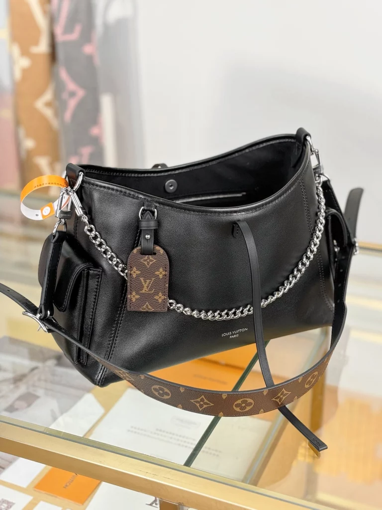 Click to view full screen 高仿包包LV CarryAll 黑色M24861 實拍照片 側面