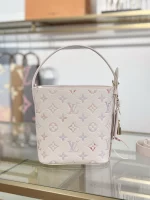 高仿包包 LV All In BB 漸變奶油色 單肩斜挎 水桶包 M25673 實拍照片背面