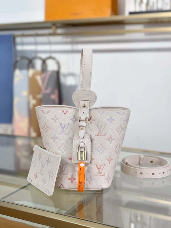 高仿包包 LV All In BB 漸變奶油色 單肩斜挎 水桶包 M25673 實拍照片側面