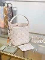 高仿包包 LV All In BB 漸變奶油色 單肩斜挎 水桶包 M25673 實拍照片側面