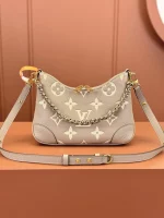 高仿包包 LV Boulogne PM 斑鳩灰色 壓花 鏈條皮帶雙肩帶 牛角包 M13224 實拍照片正面