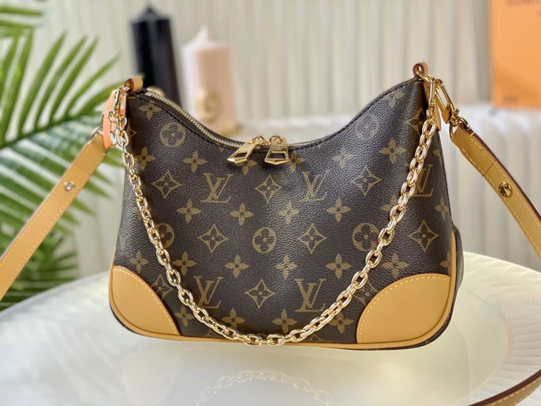 高仿包包 LV Boulogne PM 老花 鏈條單肩 牛角包 M45832 實拍照片正面