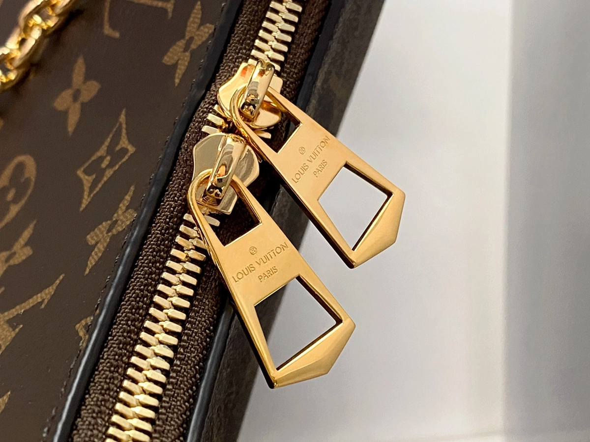 高仿包包 LV Boulogne PM 老花 鏈條單肩 牛角包 M45832 實拍細節全鋼五金拉鏈頭
