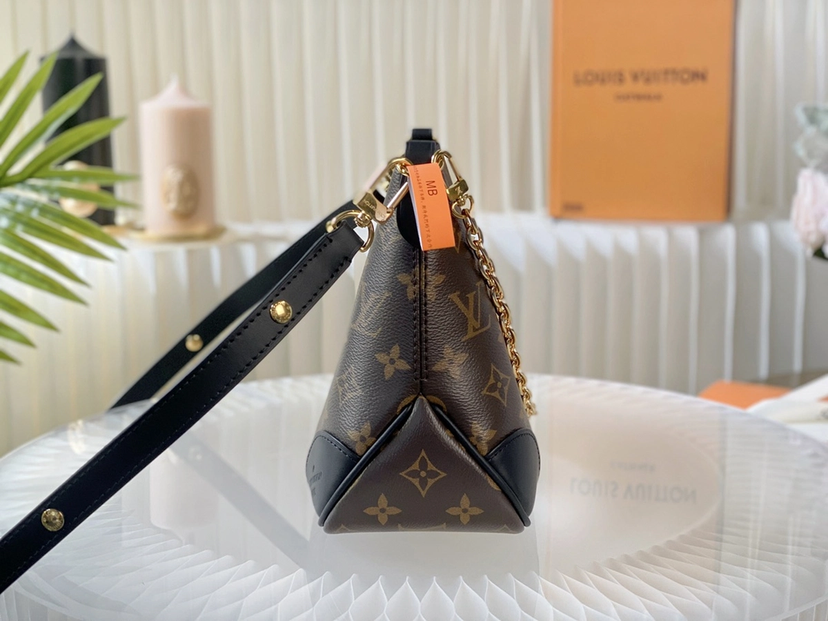 高仿包包 LV Boulogne PM 老花 鏈條單肩 牛角包 M45831 實拍照片側面