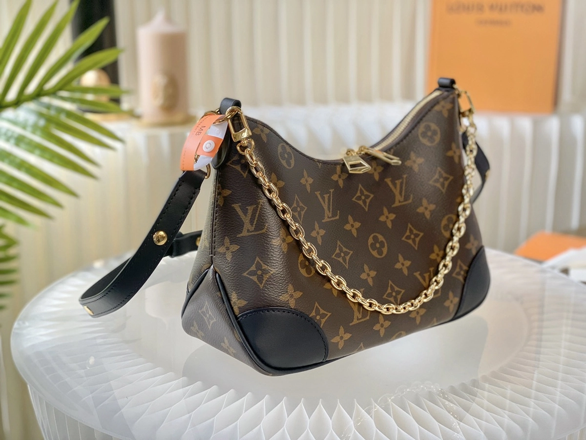 高仿包包 LV Boulogne PM 老花 鏈條單肩 牛角包 M45831 實拍照片側面