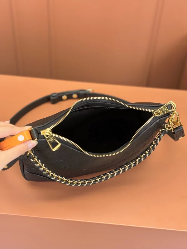 高仿包包 LV Boulogne PM 黑色壓花 鏈條皮帶雙肩帶 牛角包 M12930 實拍照片容量