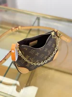 高仿包包 LV Boulogne 老花 鏈條單肩 小牛角包 M25519 實拍照片容量