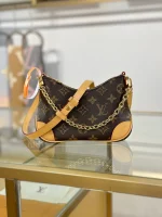 高仿包包 LV Boulogne 老花 鏈條單肩 小牛角包 M25519 實拍照片正面