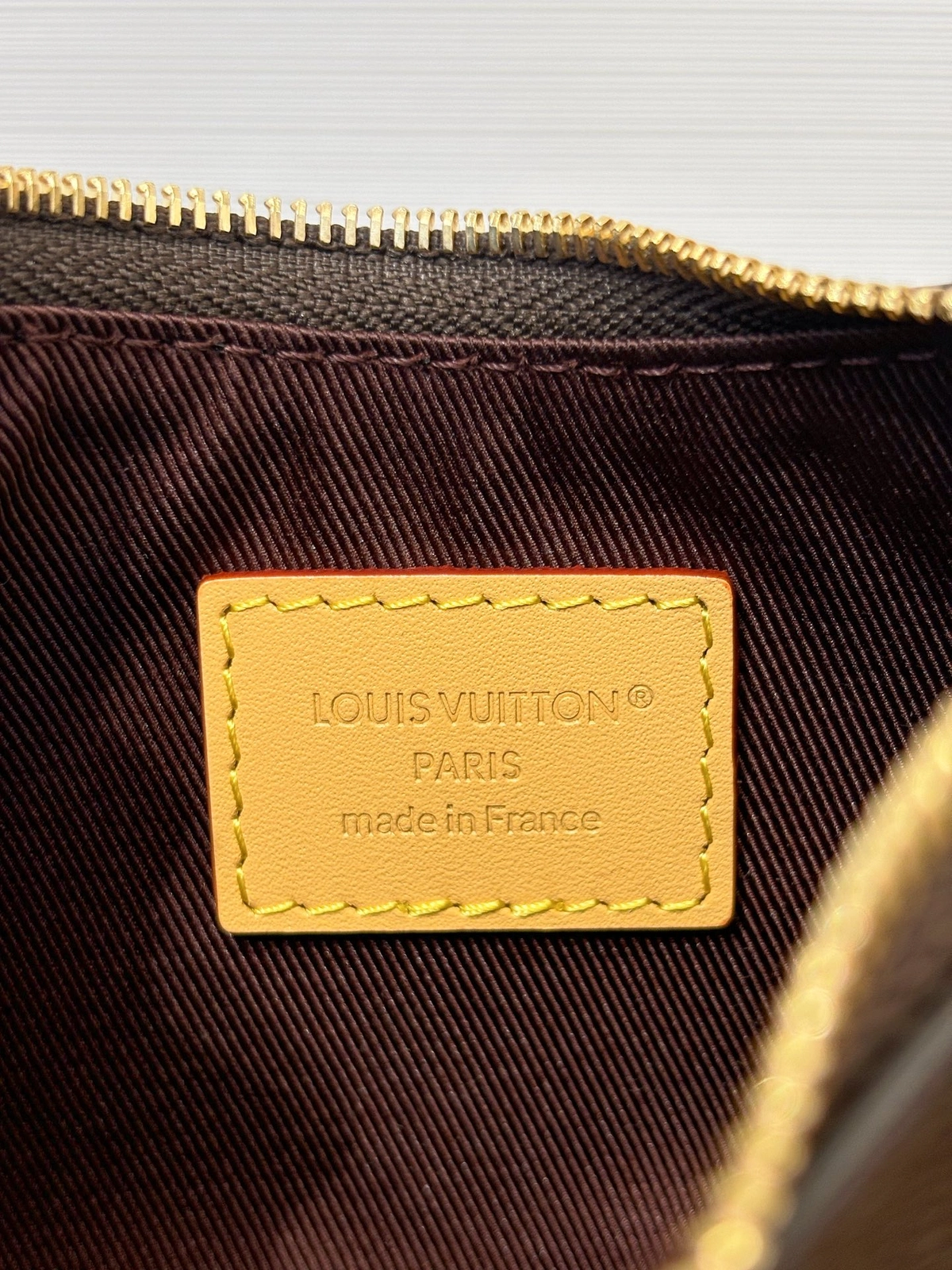 高仿包包 LV Boulogne 老花 鏈條單肩 小牛角包 M25519 實拍細節LOGO銘牌