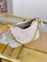 高仿包包 LV Boulogne 草莓牛奶提花 鏈條皮帶雙肩帶 牛角包 M14634 實拍照片側面