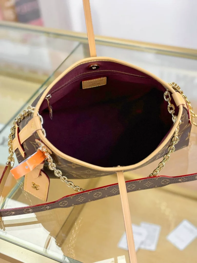 Click to view full screen 高仿包包 LV CarryAll BB 老花色 單肩斜挎包 M13014 實拍照片容量