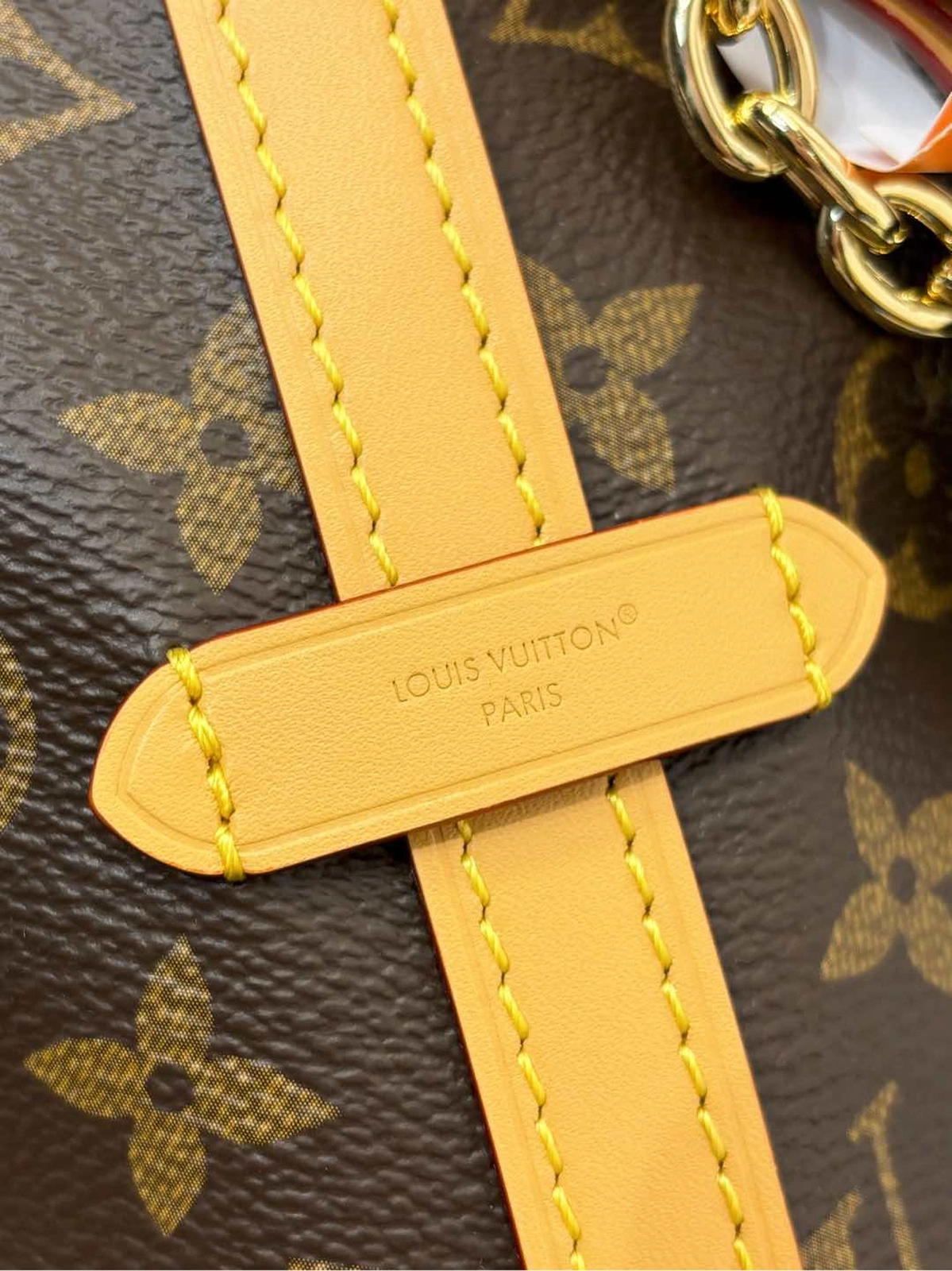 高仿包包 LV CarryAll BB 老花色 單肩斜挎包 M13014 實拍細節肩帶鋼印