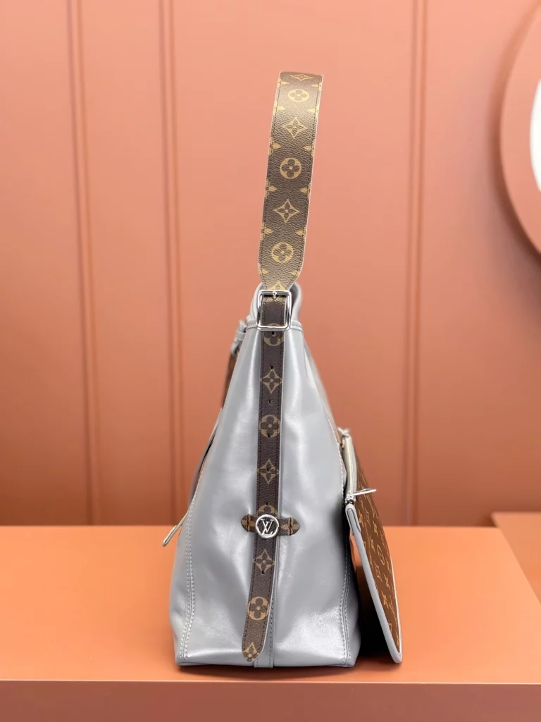 Click to view full screen 高仿包包 LV CarryAll Cargo Vibe MM 灰色 M12583 實拍照片 側面