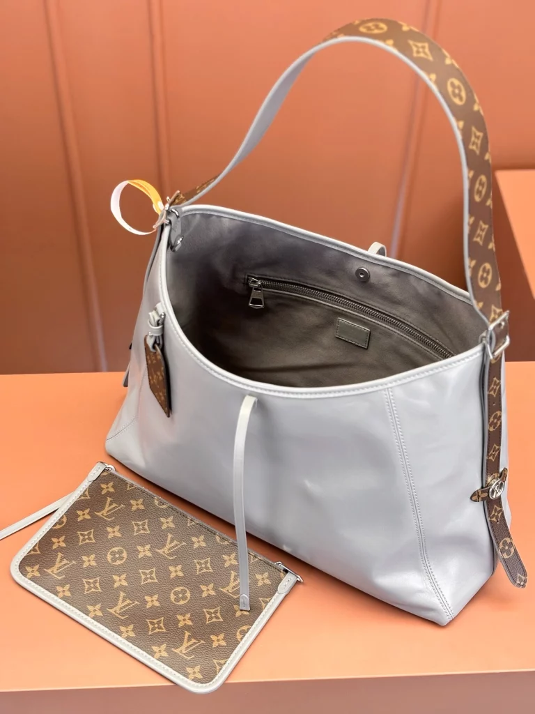 Click to view full screen 高仿包包 LV CarryAll Cargo Vibe MM 灰色 M12583 實拍照片 容量