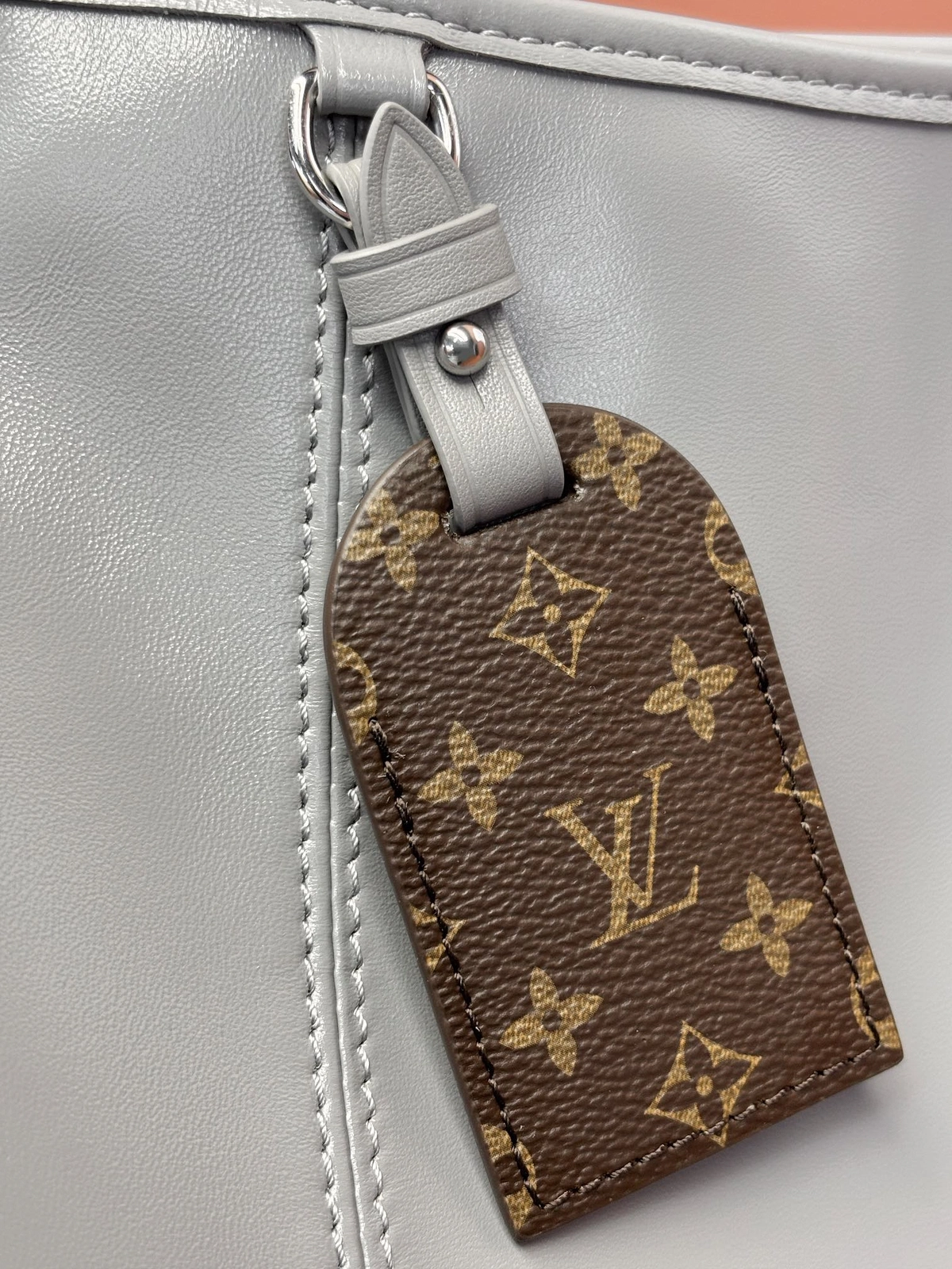 高仿包包 LV CarryAll Cargo Vibe MM 灰色 M12583 實拍細節照片 吊牌