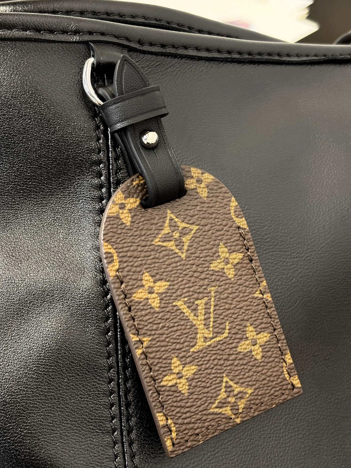 高仿包包 LV CarryAll Cargo Vibe MM 黑色 M25143 實拍照片 細節 吊牌