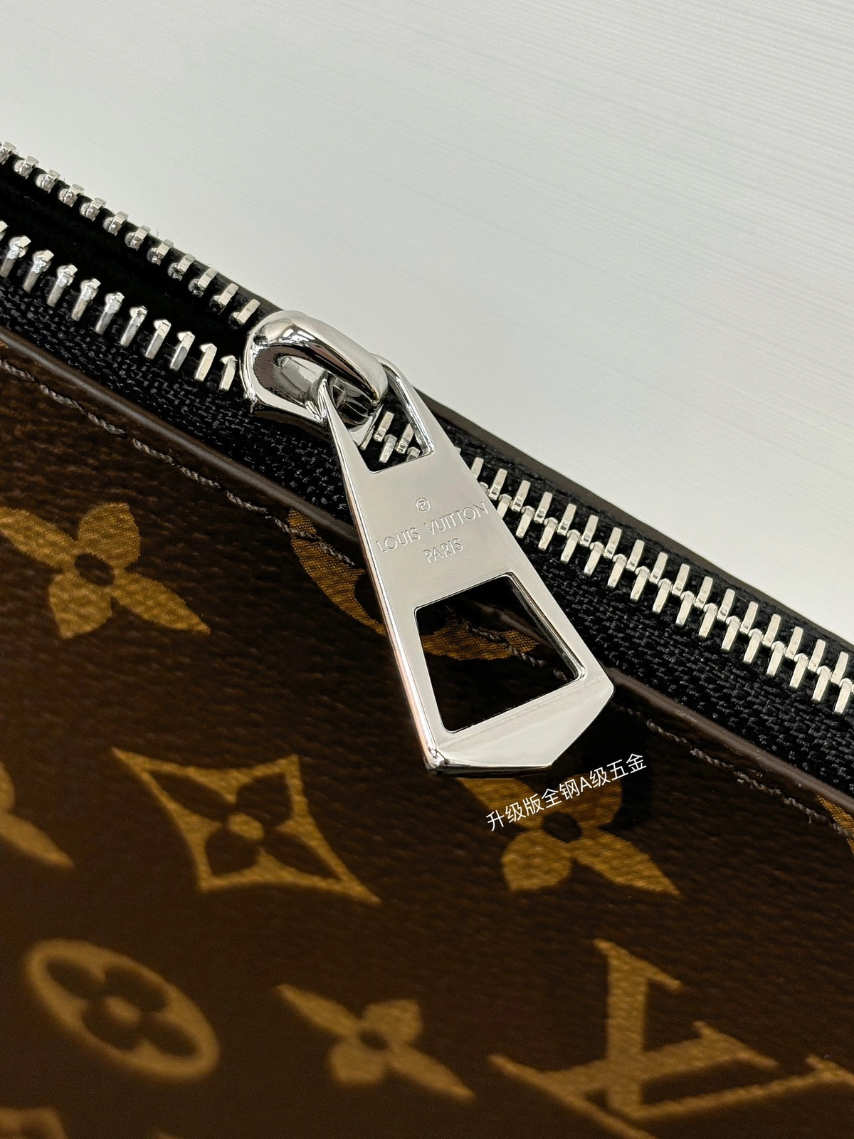 高仿包包 LV CarryAll Cargo Vibe MM 黑色 M25143 實拍照片 細節 全鋼五金拉鏈